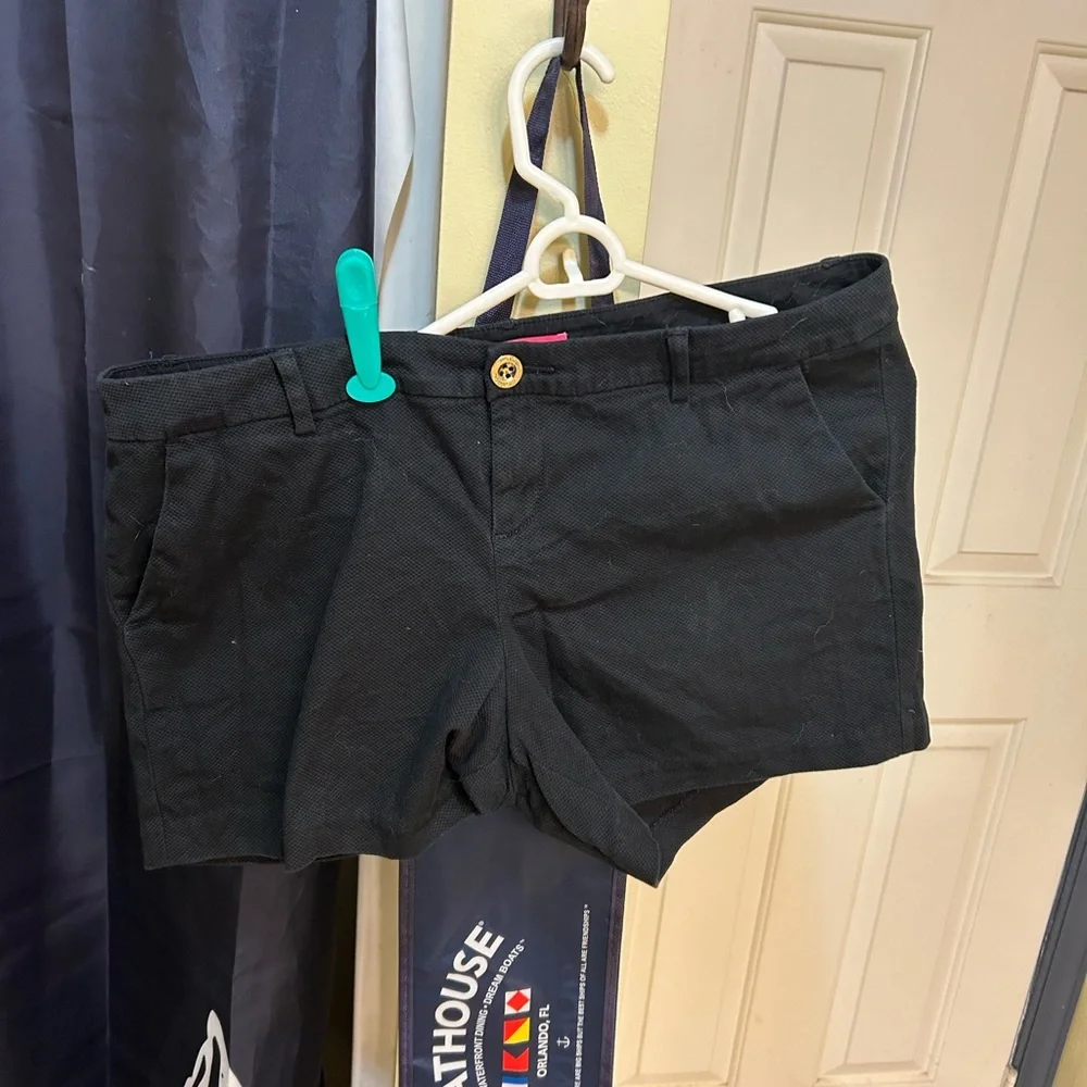 Lilly Pulitzer Black Women's Shorts - Picture 1 of 3